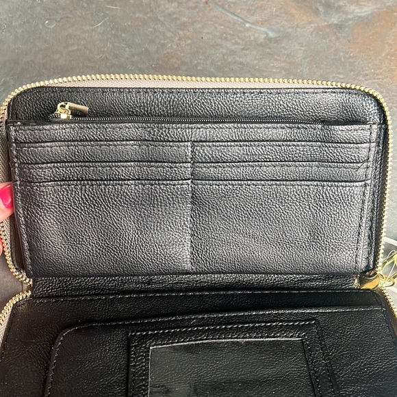 New with tags Betsey Johnson Cream Colored Zip Around Wallet Wristlet - Picture 5 of 10